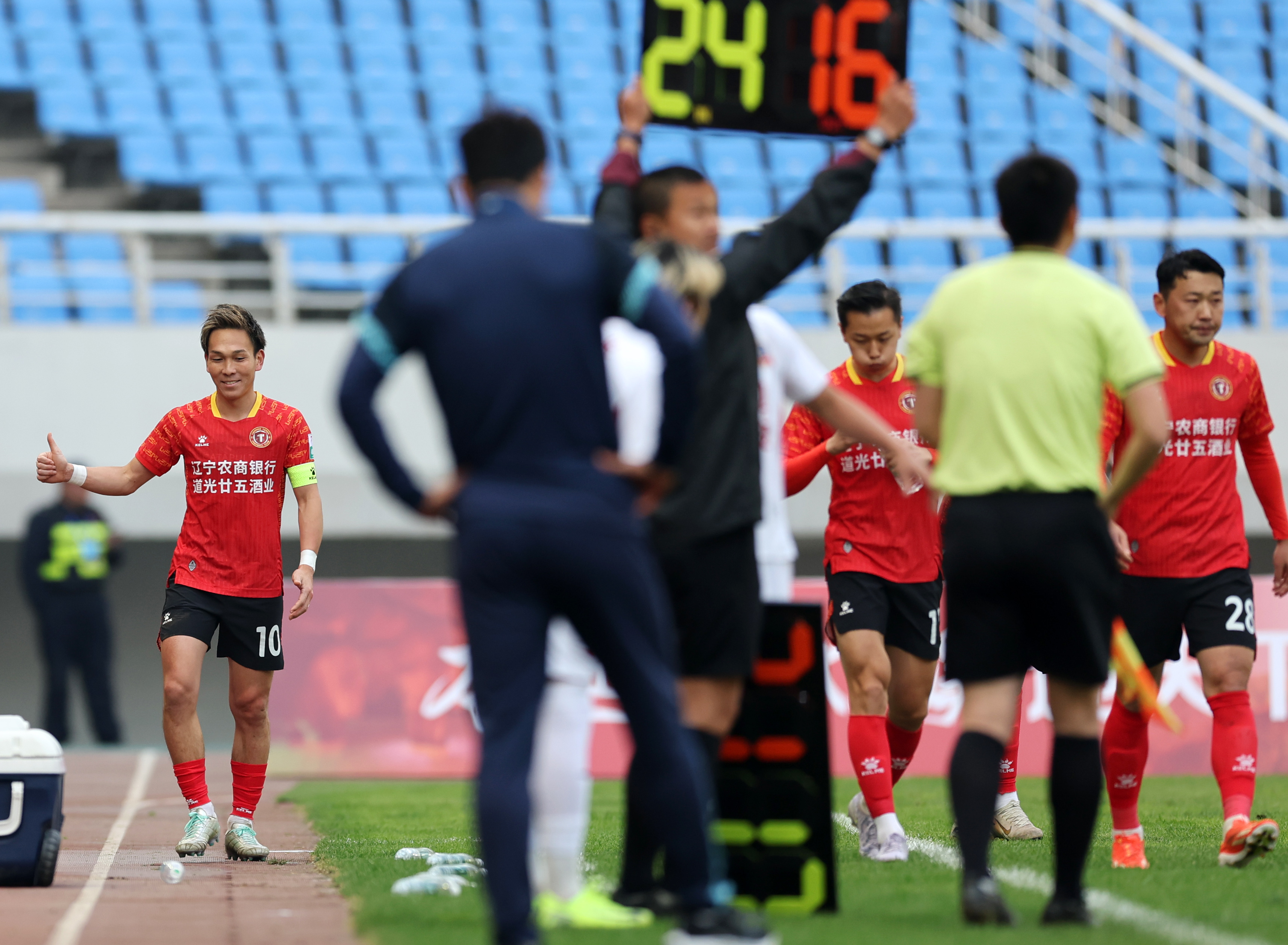 包含中甲第16轮，延边龙鼎2-0广东广州豹，主场豪取八连胜的词条