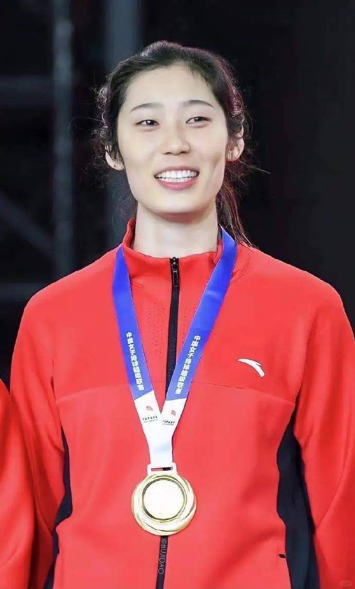 开云体育入口-朱婷:今年没进国家队,多陪陪家人!网友:是排协不要(朱婷哪年进国家队)