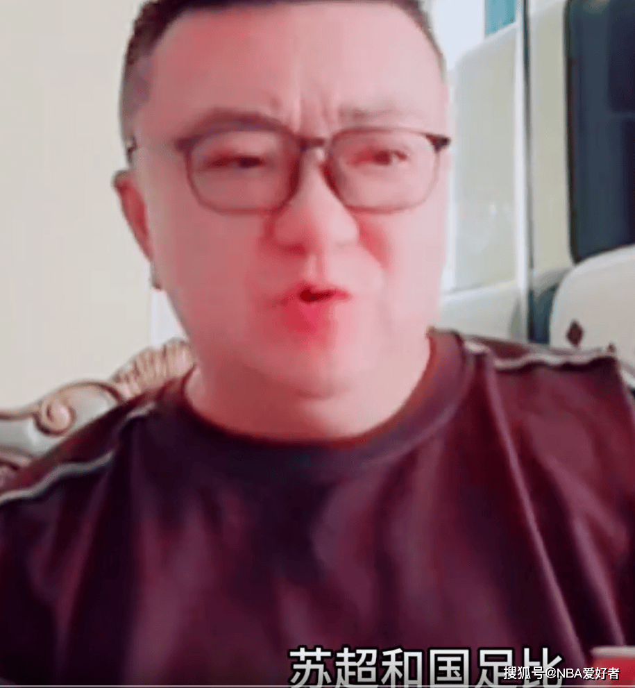 董路直言苏超水平不及职业联赛，国足若参与轻松获胜，但却砸钱诸多争议(国足最新消息)