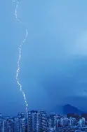 雷加利斯客场反超，斩获宝贵三分(雷加利亚g)